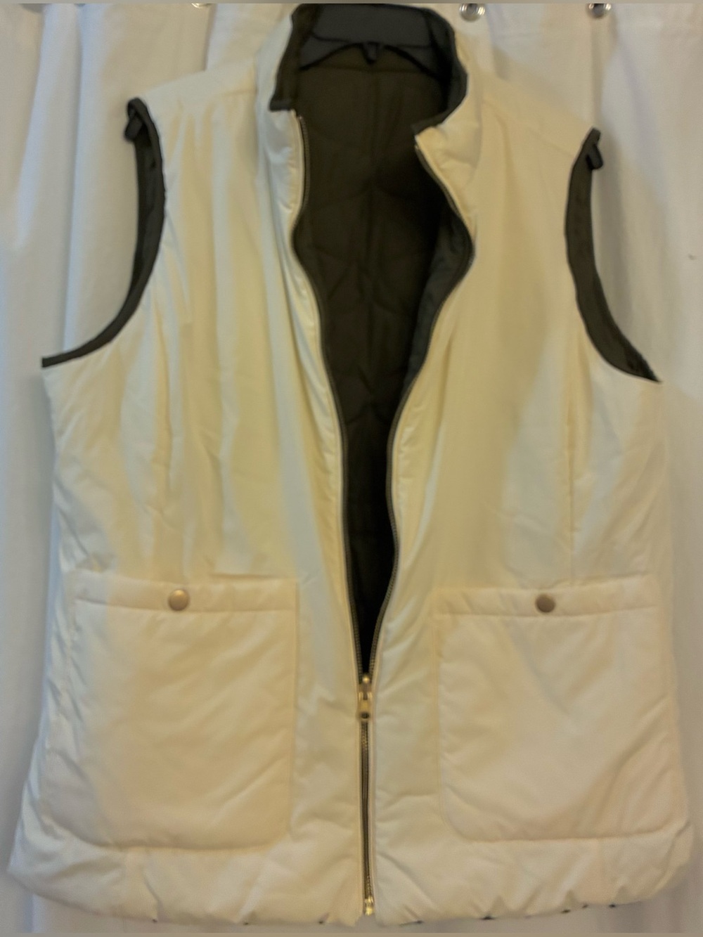 Talbots Reversible cool weather Vest. Olive Green& Ivory. Front zipper 2 pockets - Picture 2 of 15
